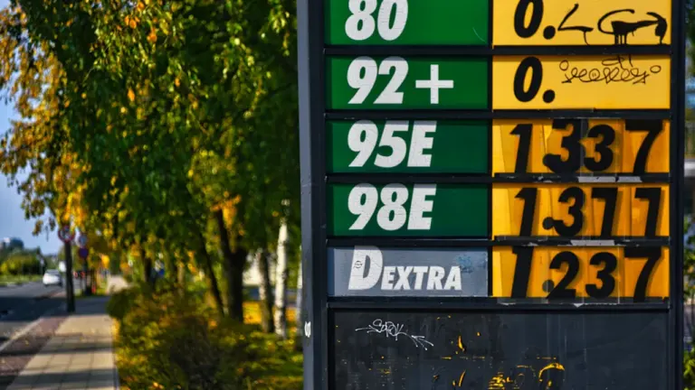 Degvielas cenu nedēļa Latvijā: dīzelim nelielas svārstības