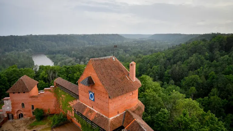 Piļu festivāls Siguldā: balvu izlozei vajag 20 foto