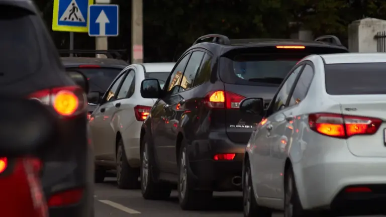 18. novembrī Rīgā: kā plānot braucienu un pārbaudīt satiksmi
